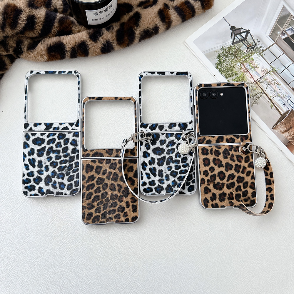 Phone Cases Girly - เคสโทรศัพท์พับลายเสือดาวสำหรับโมโตโรล่า ราซ 60 50 อัลตร้าพร้อมสายรัดข้อมือแบบถอดได้ฝาครอบกันกระแทกป้องกันการตกกระแทก
